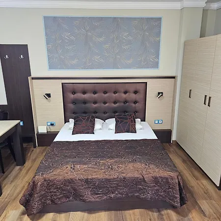 Cosy 9 * Aziz Konstantin ve Elena