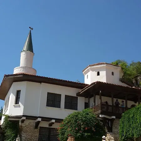 Cosy 9 Daire Aziz Konstantin ve Elena